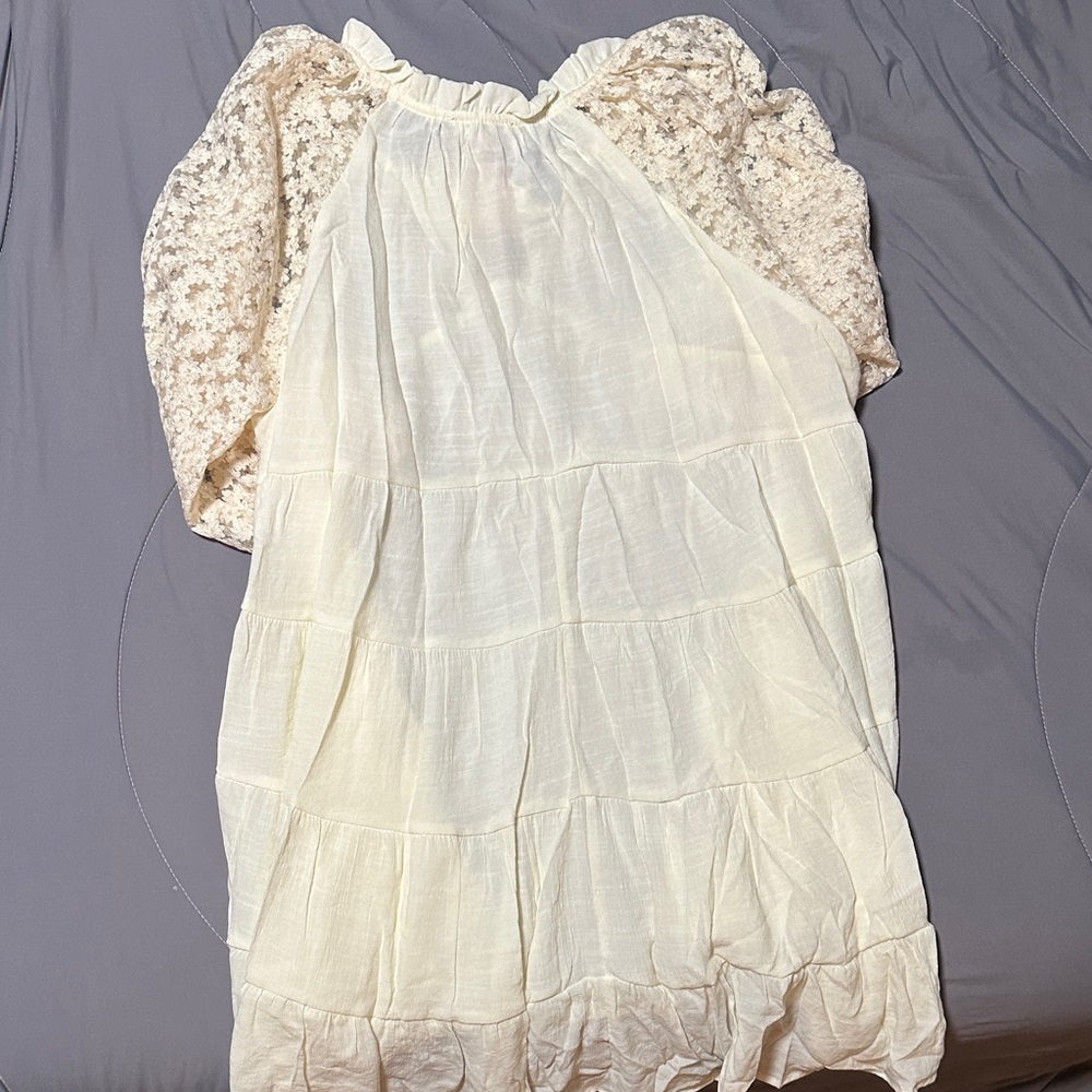 Umgee Cream Peasant Top with Lace Puff Sleeves - Picture 2 of 4
